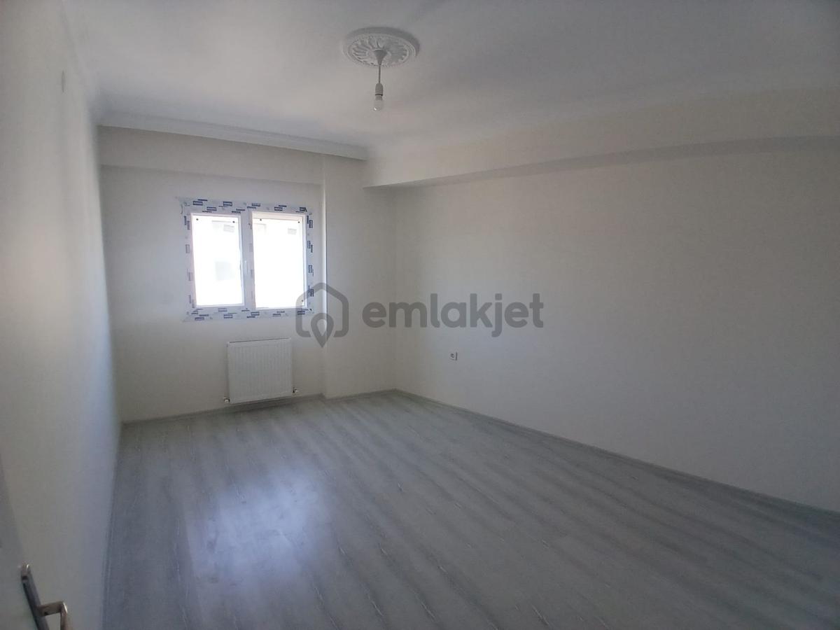 Aliağa Merkezde Sıfır 2+1 Kapalı Mutfak Daire - 11