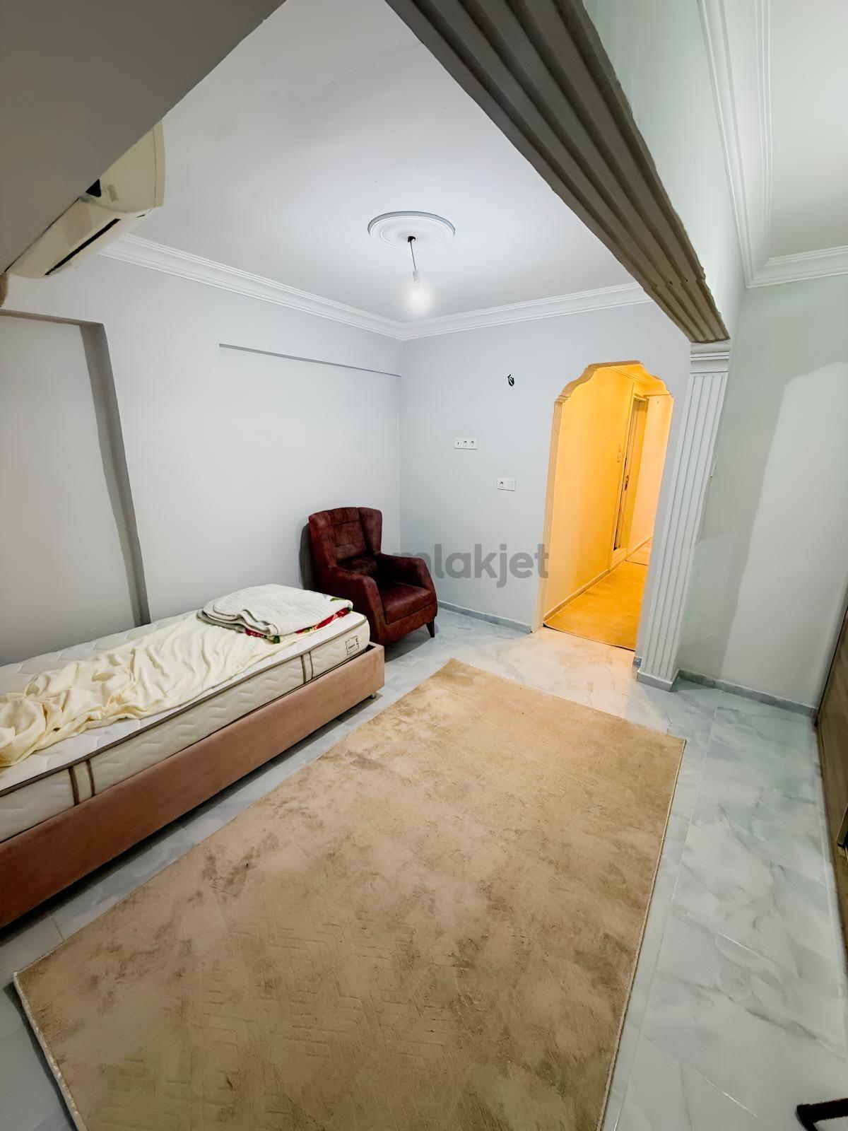 Demetten Ordu Caddesi Dibi 2+1 Giriş Katı Tadilatlı Satılık... - 7