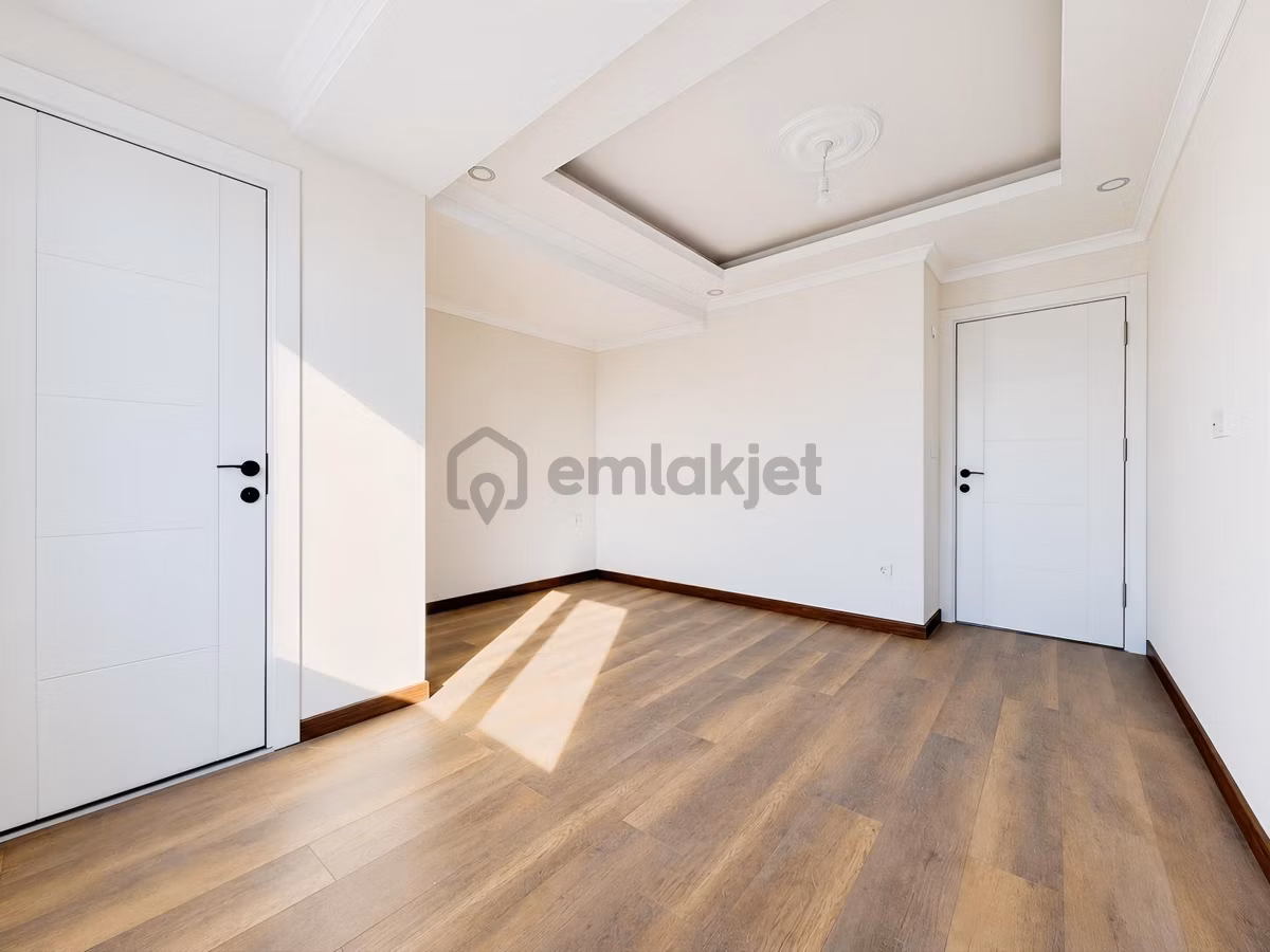Bahçelievler'de 135m2 Tek Daire Üzeri E.banyolu Güney Cephe - 5