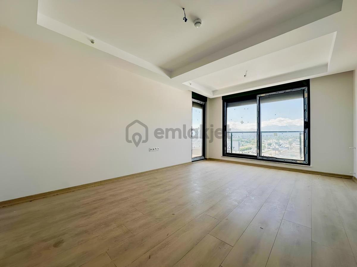 Altınova'da Bulvar Üzeri Yeni Binada Kiralık 2+1 Geniş Daire - 8