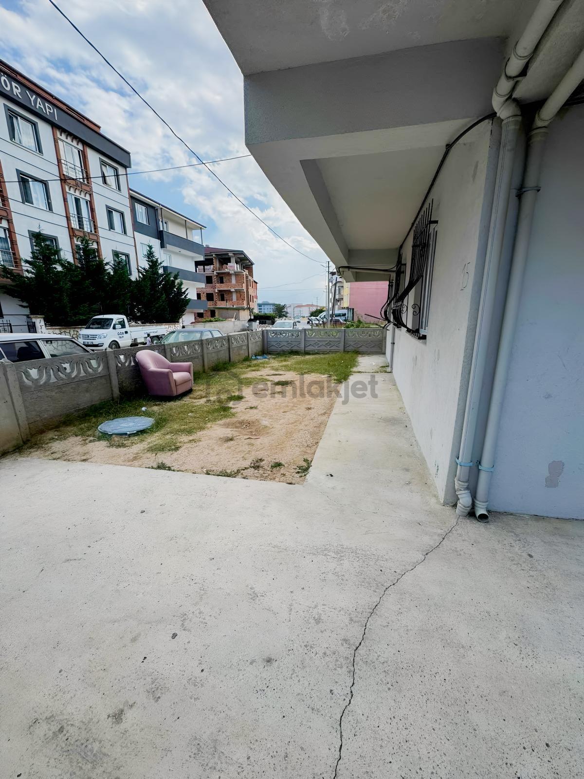 Okullar Bölgesinde Kiralık Giriş Kat Daire - 10