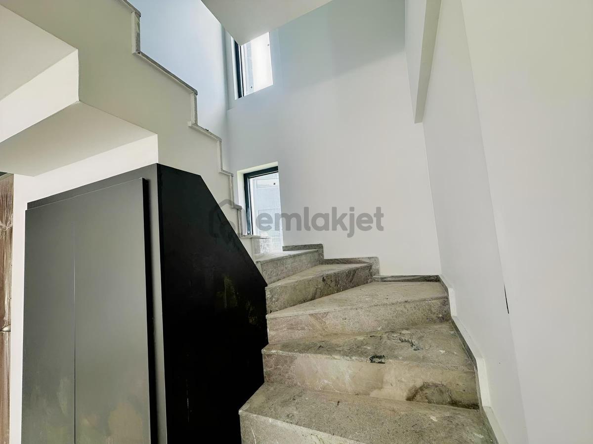Urla İçmeler Müstakil Denize 200 Metre 3+1 Satılık Villa - 18