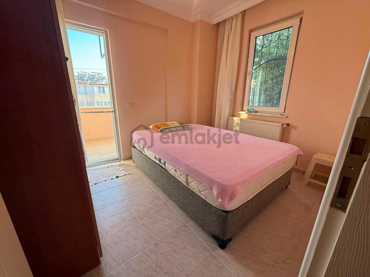 Geniş Balkonlu Kaloriferli,garajlı,eşyalı 3+1 Villa - 24