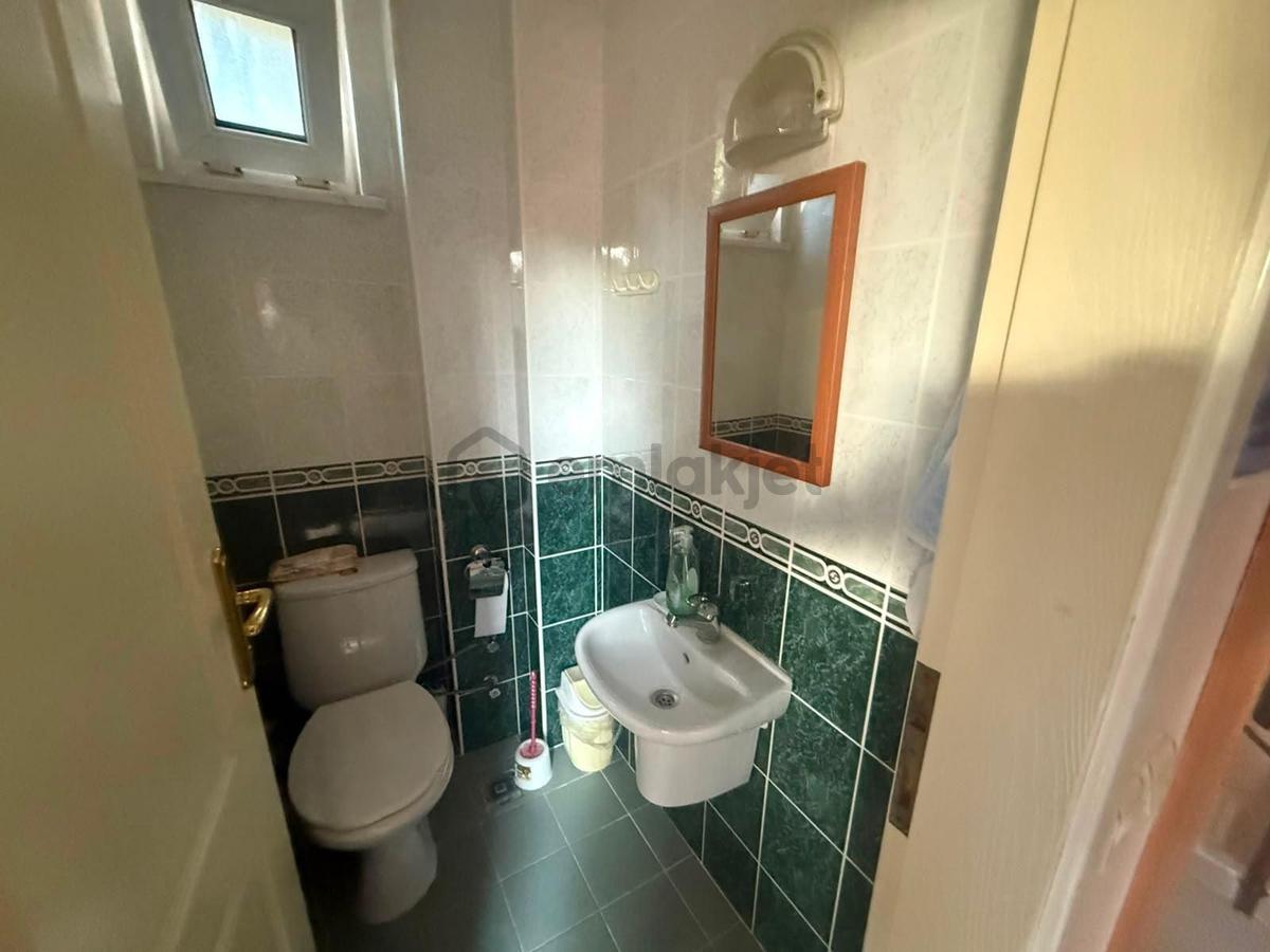 Geniş Balkonlu Kaloriferli,garajlı,eşyalı 3+1 Villa - 18