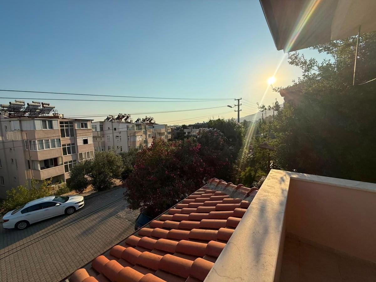 Geniş Balkonlu Kaloriferli,garajlı,eşyalı 3+1 Villa - 21