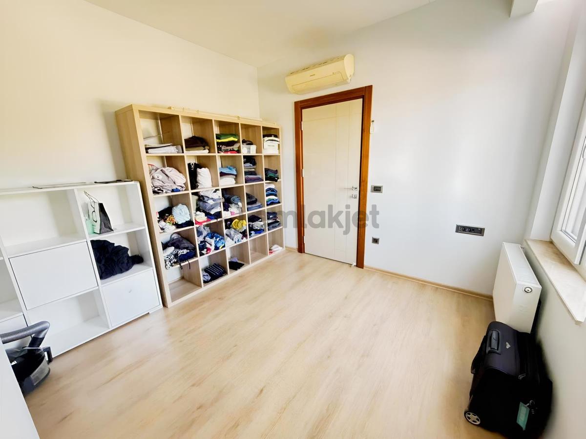 Full Özelikli Sitede Full Eşyalı 4+1 Kiralık Daire - 32