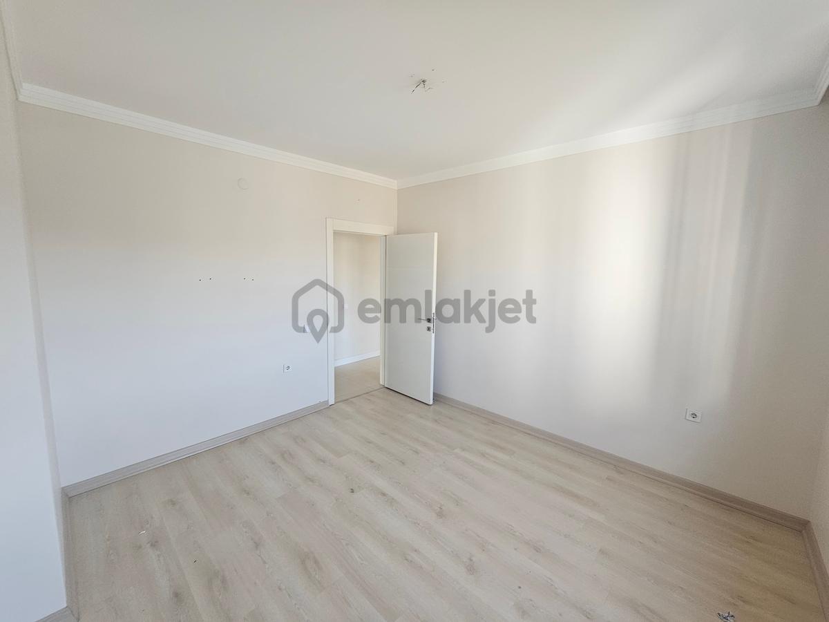 Şimşek'ten Yenimahalle Pamuklar Site İçerisin De 9. Kat 180 M2 - 35
