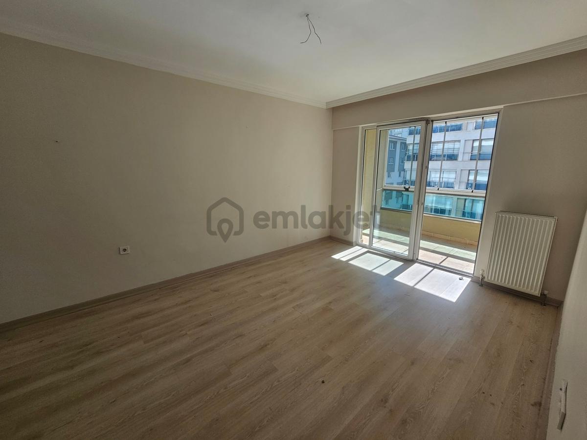 Şimşek'ten Yenimahalle Pamuklar Site İçerisin De 9. Kat 180 M2 - 25
