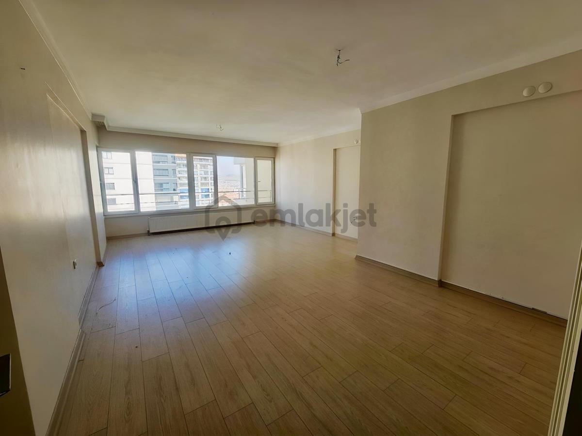 Şimşek'ten Yenimahalle Pamuklar Site İçerisin De 9. Kat 180 M2 - 2
