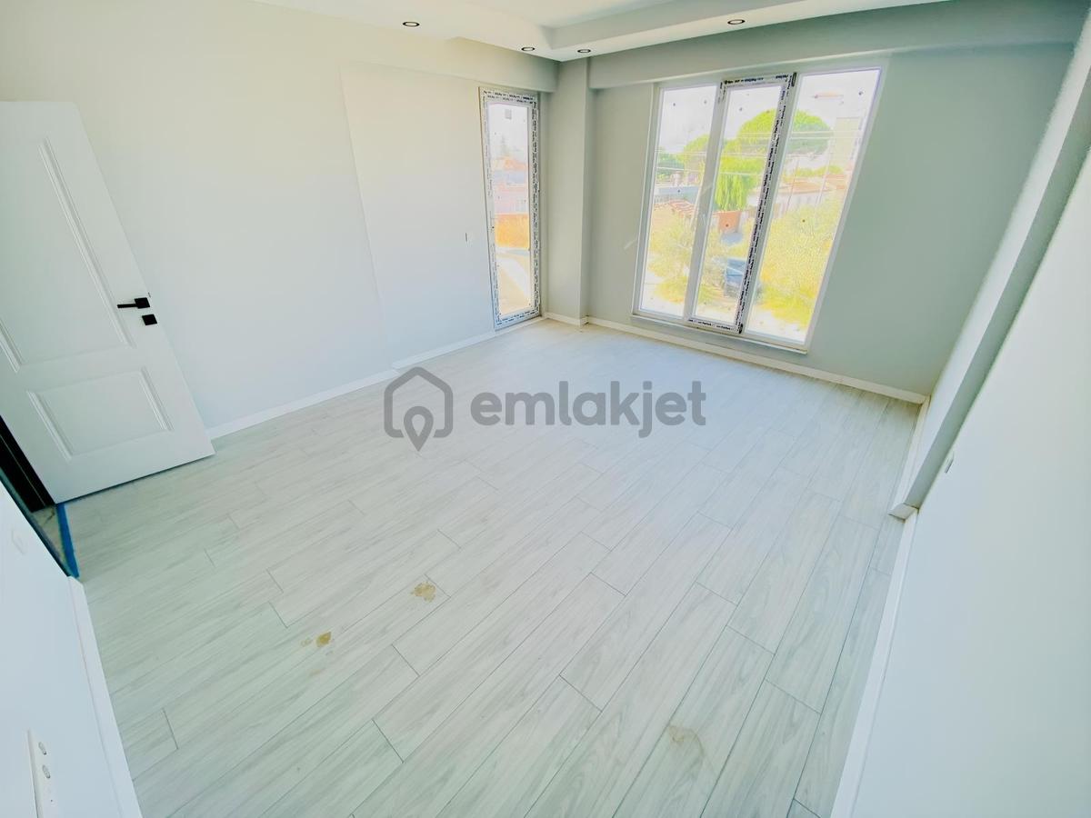 Gömeç Yaya Mahallesinde Ara Kat Ön Cephe 2+1 Daire - 15
