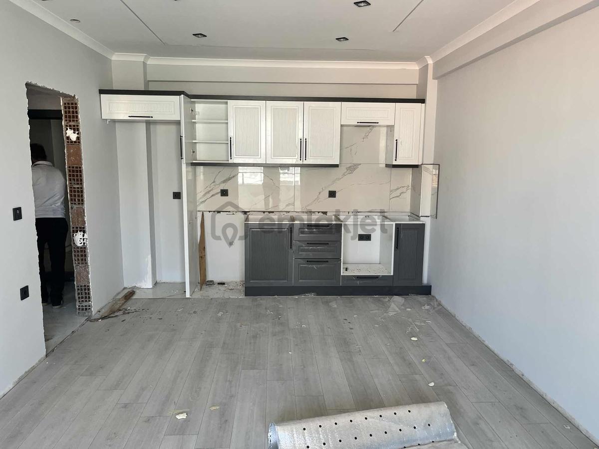Gömeç'te Asansörlü Ara Kat Satılık 2+1 Daire - 3