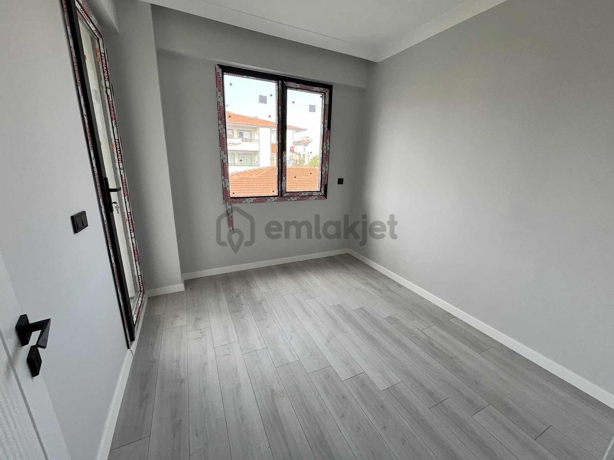 Gömeç'te Asansörlü Ara Kat Satılık 2+1 Daire - 10