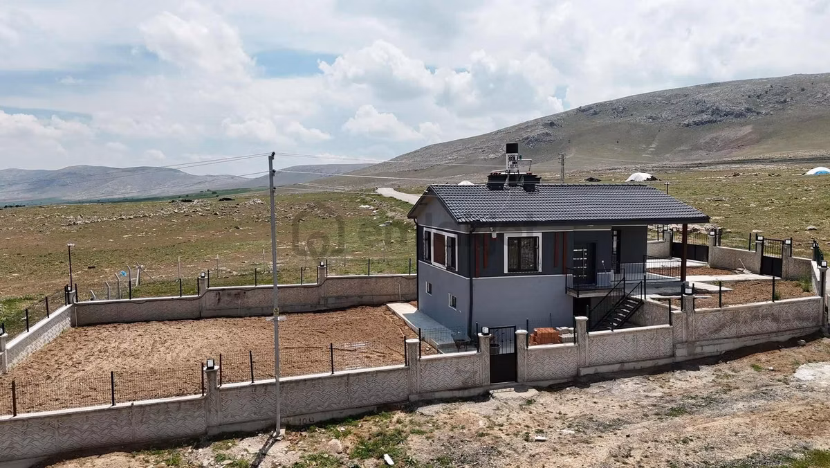 Kayıhüyük'te 568m2 Arsa İçerisinde İskanlı 2+1 Satılık Ev - 17