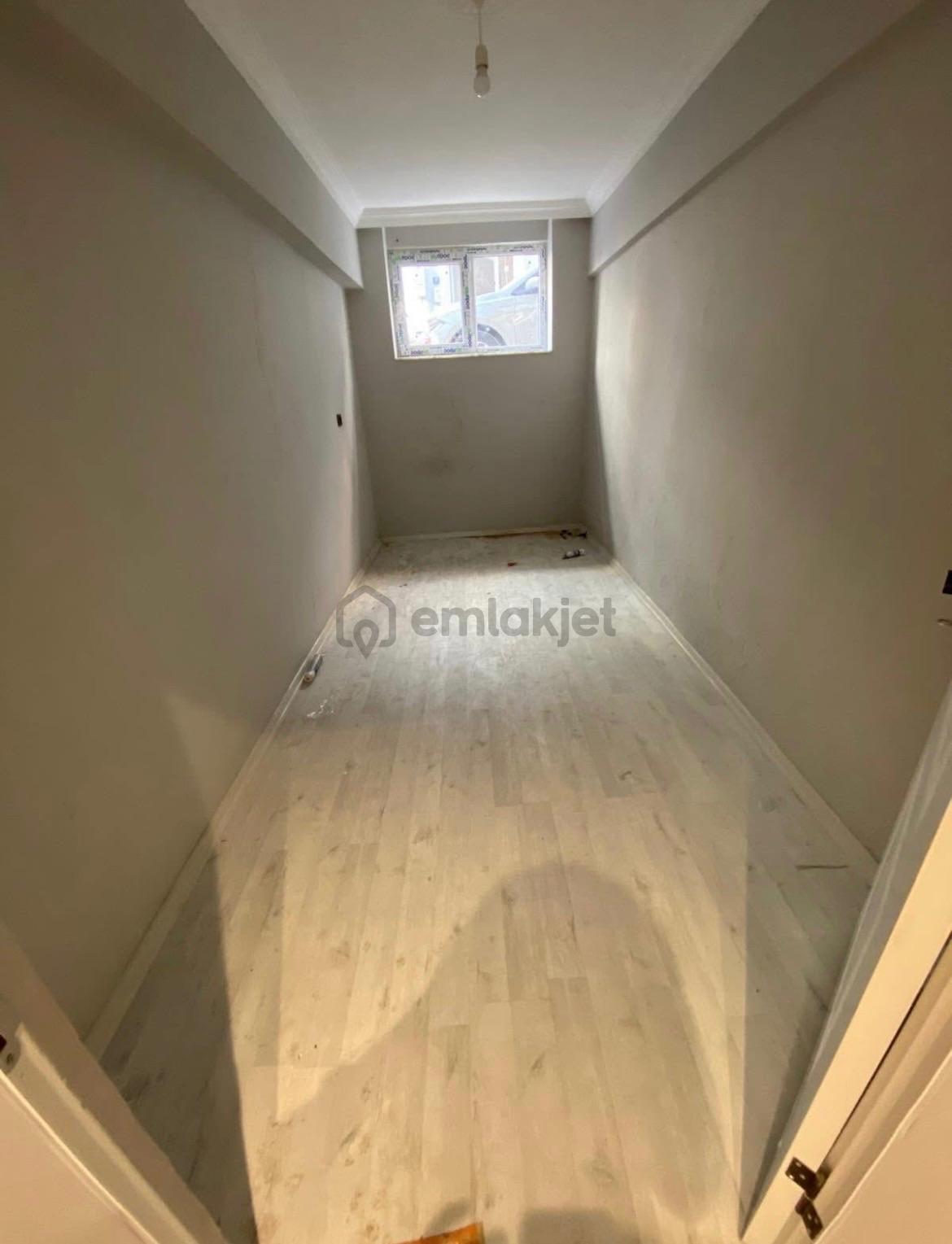 Altıntaş Mahallesi Satılık Yarı Bodrum 1+1 Full Tadilatlı Daire - 4