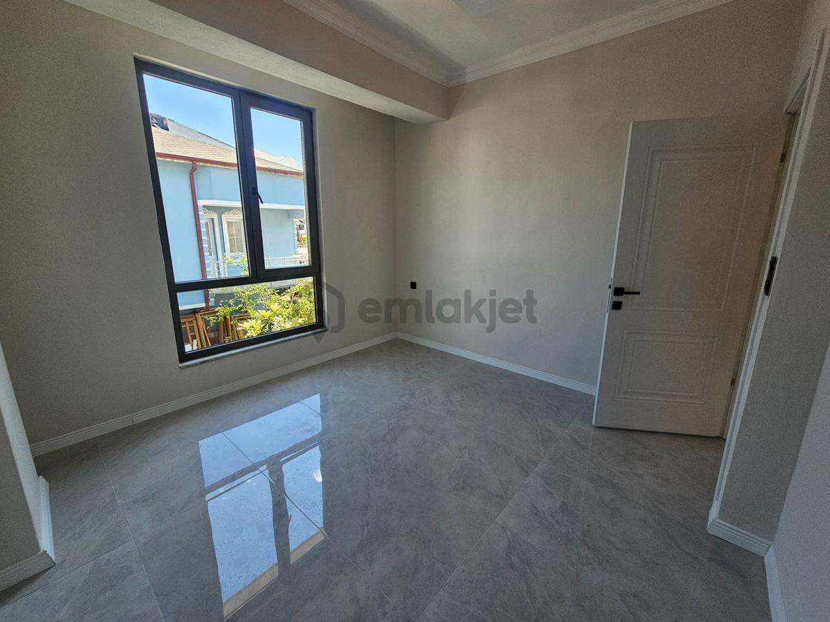 Deniz'e 50 Mt Mesafede 3+1 , Geniş Bahçeli Satılık Villa - 26