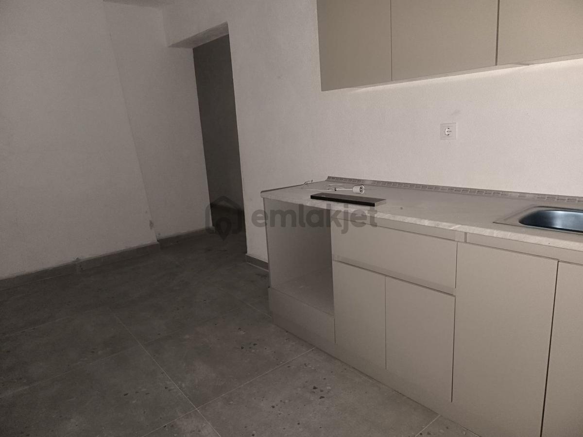 Samatya Cadde Üstü Kiralı İş Yeri Dükkan İki Katlı - 4