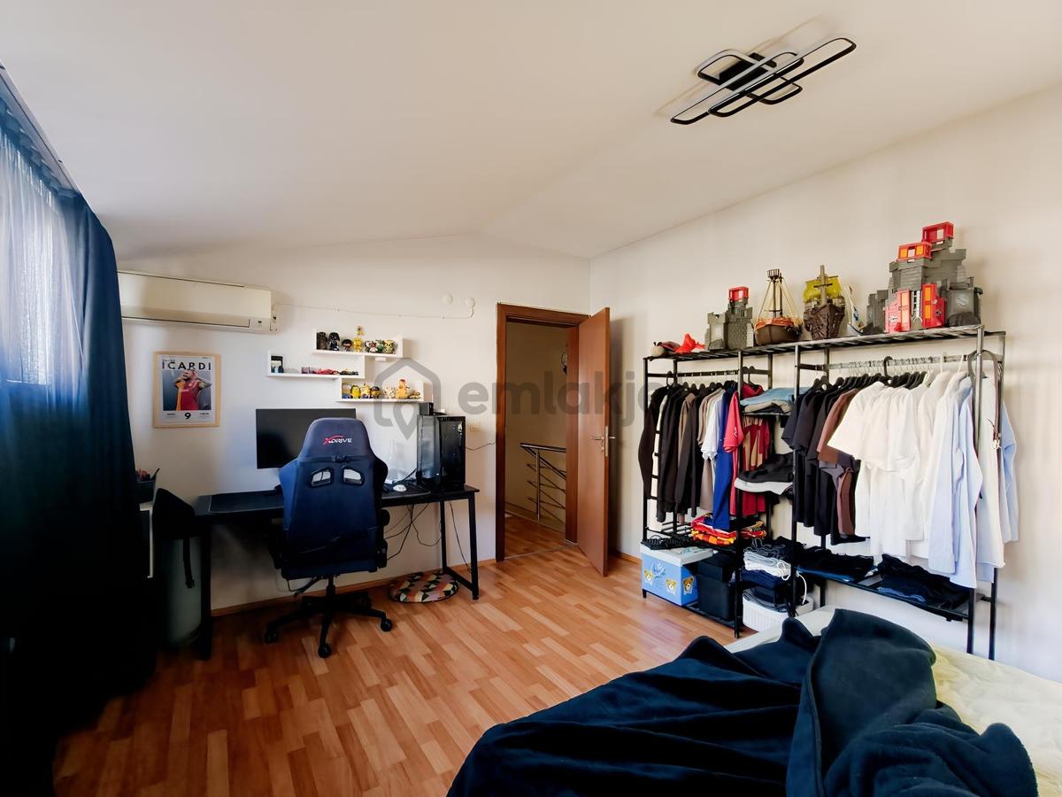 Altınşehirde Satılık 4+1 Lüks Dubleks Daire - 13