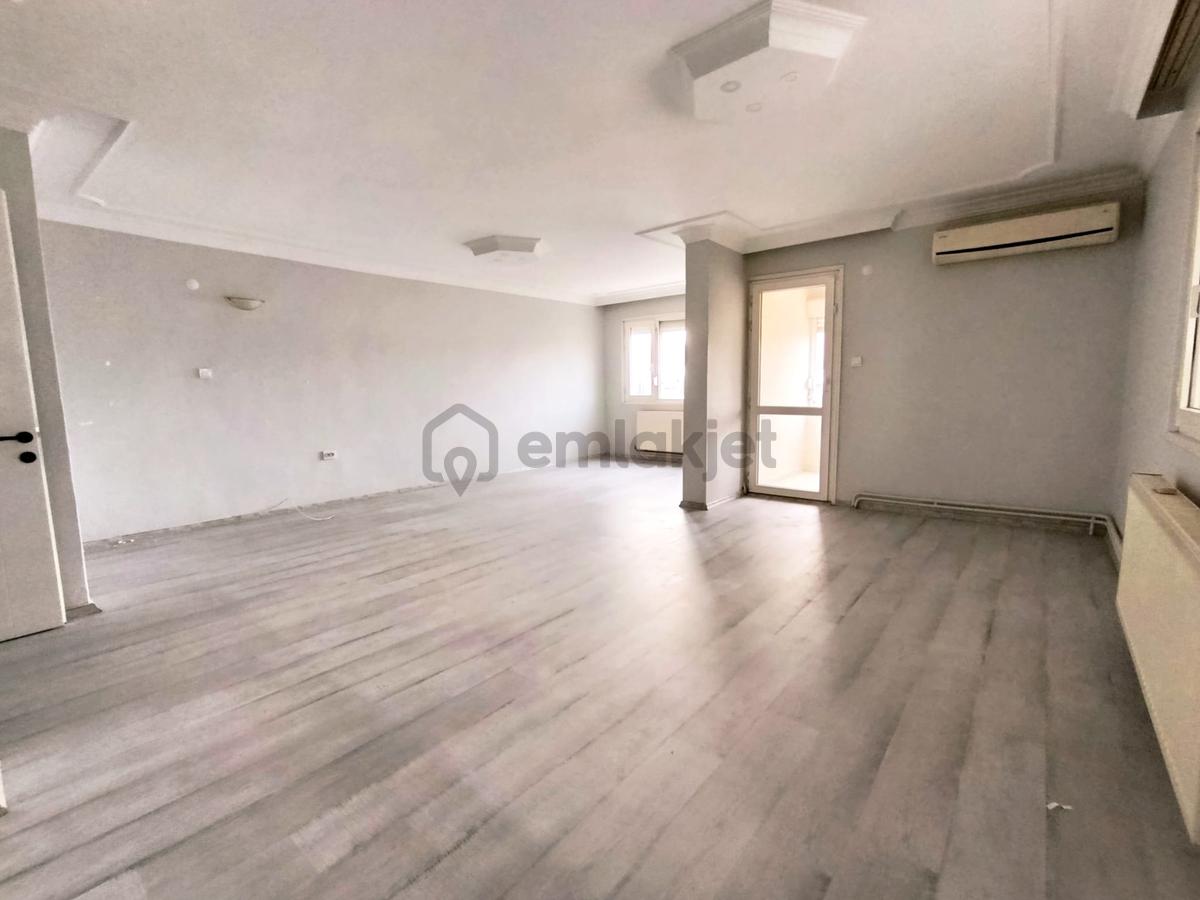 Karşıyaka Rüşdü Şardağ Caddesinde Kiralık 3+1 Daire - 4