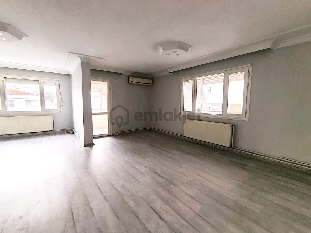 Karşıyaka Rüşdü Şardağ Caddesinde Kiralık 3+1 Daire - 6