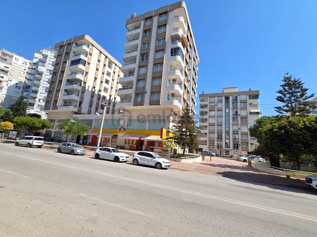 Konyaaltı Uncalı Mahallesinde Merkezi Konumda Ara Katta Site İçinde Kiralık 3+1 Daire
