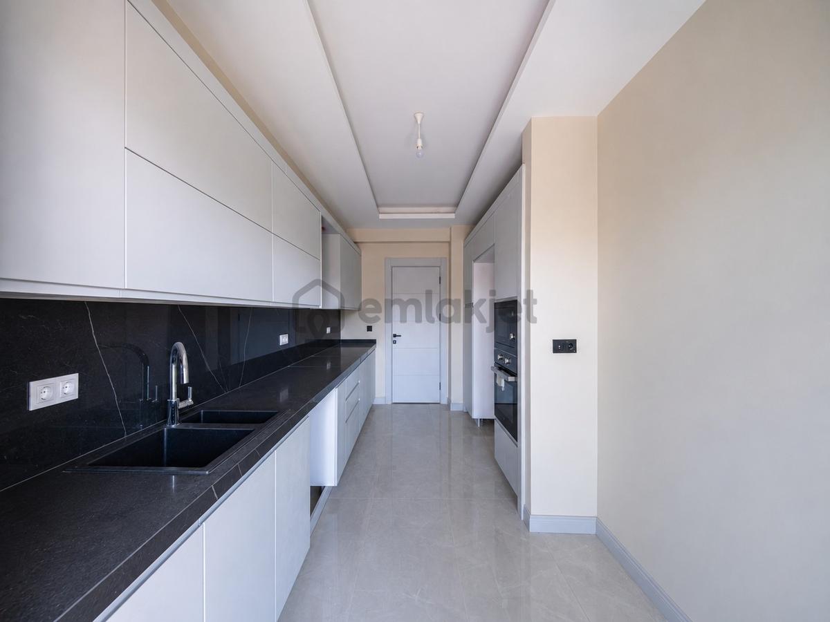 Bornova'da Yeni Binada Site İçerisinde Sıfır Kiralık 3+1 Daire - 11