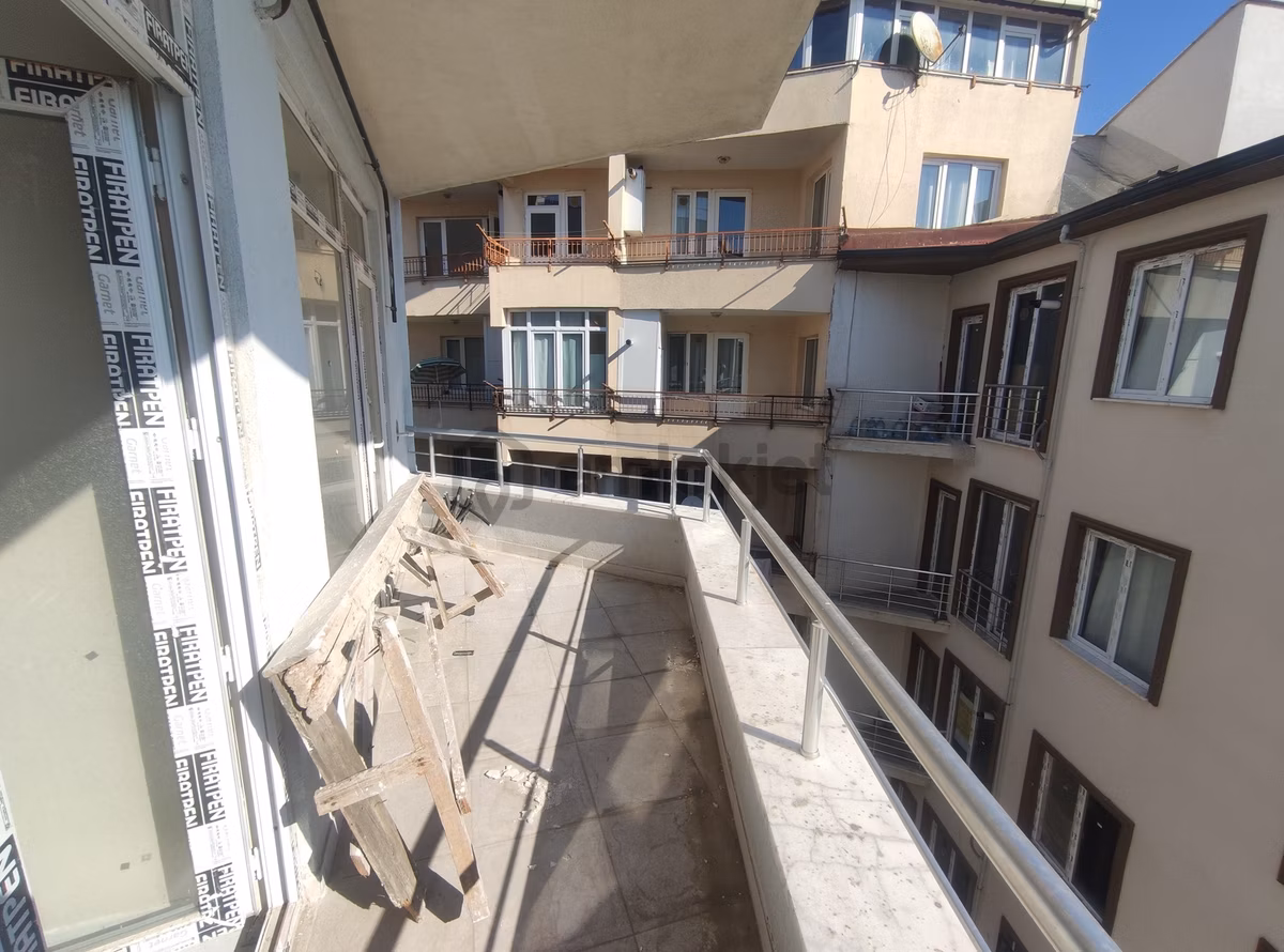 Devlet Hastanesi Civarı Ayça'dan Satılık 2+1 Arakat Daire - 6