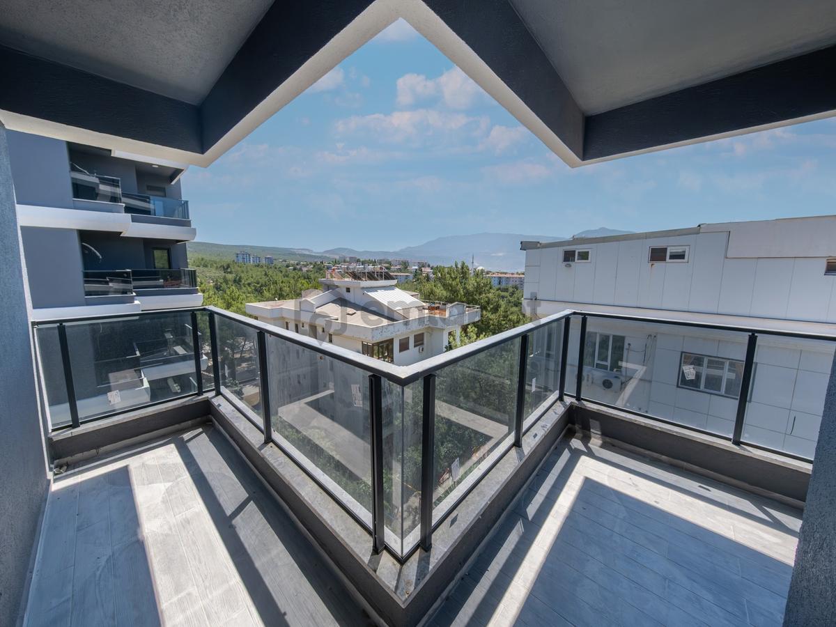 Bornova'da Yeni Binada Site İçerisinde Sıfır Satılık 3+1 Daire - 8