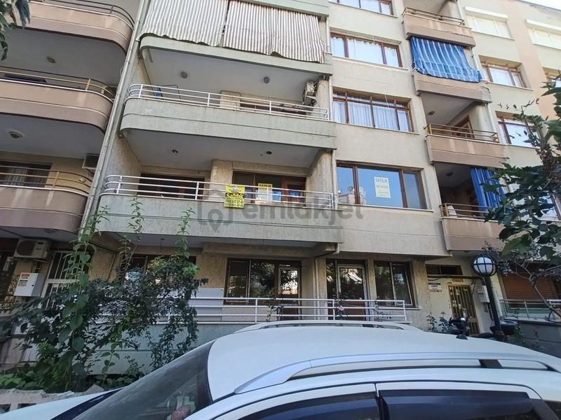 File Market Ve Cumhuriyet Cami Yakını Satılık 3+1 Daire