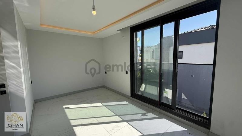 Kuşadasında Denize Yakın 4+1 Satılık Villa - 20