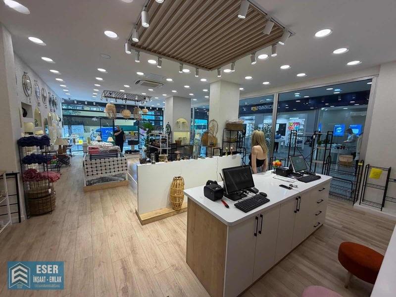 Alemdar Caddesinde Kiralık Dükkan - 5
