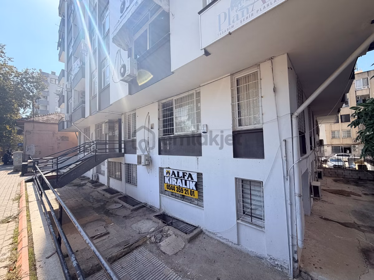 Fuzuli Caddesinde İş Yerinede Uygun 2+1 Kapalı Mutfak