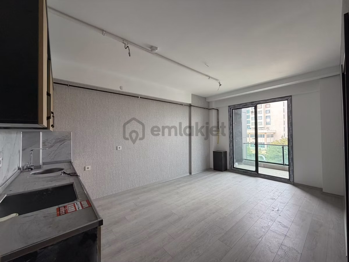 Öğretmen Evi Yanı Kayalar Yapıda Satılık 1+1 - 3