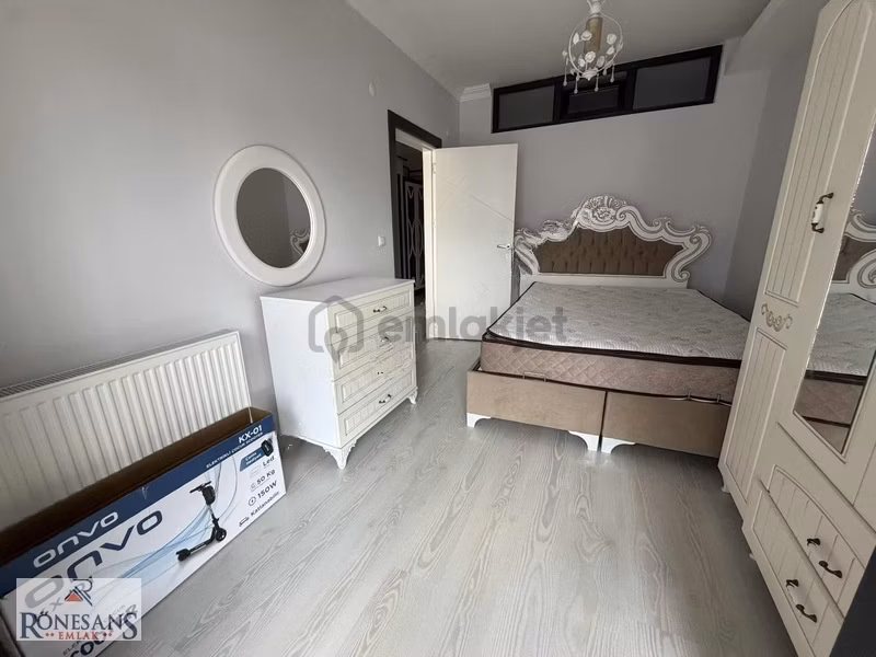 Rönesans Emlak'tan Tramvaya Cephe Eşyalı Kiralık 2+1 Daire - 9