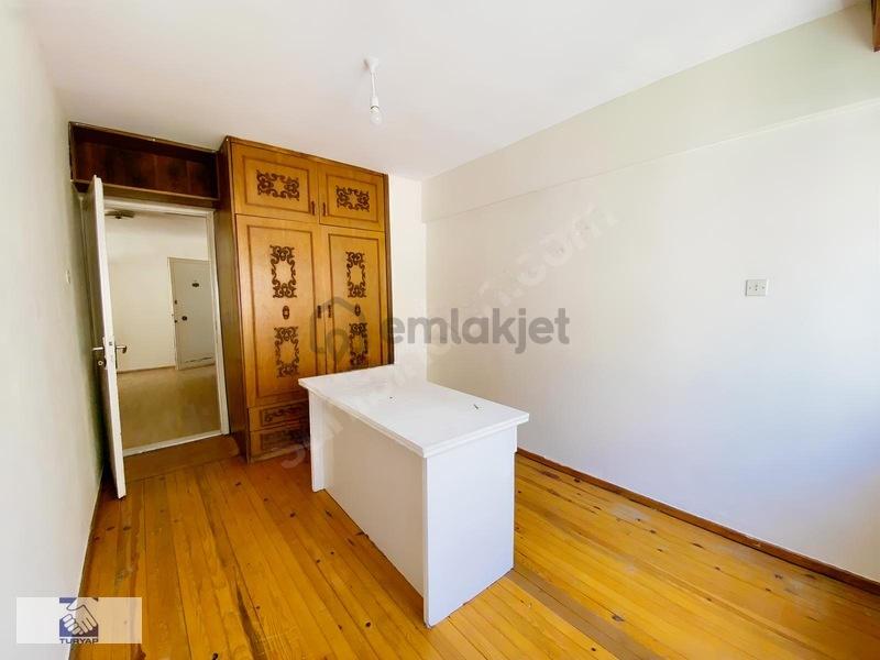 İstiklal Caddesinde Kiralık 3+1 Daire - 26