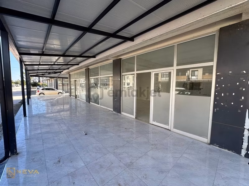 Hanlıköyde 200 M² Geniş Kullanım Alanlı Satılık Dükkan - 2
