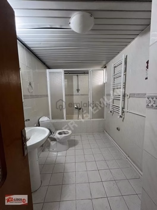 Dokuma Yeşiltepe 3+1 D Gazlı Katta Tek Daire Kiralık - 9