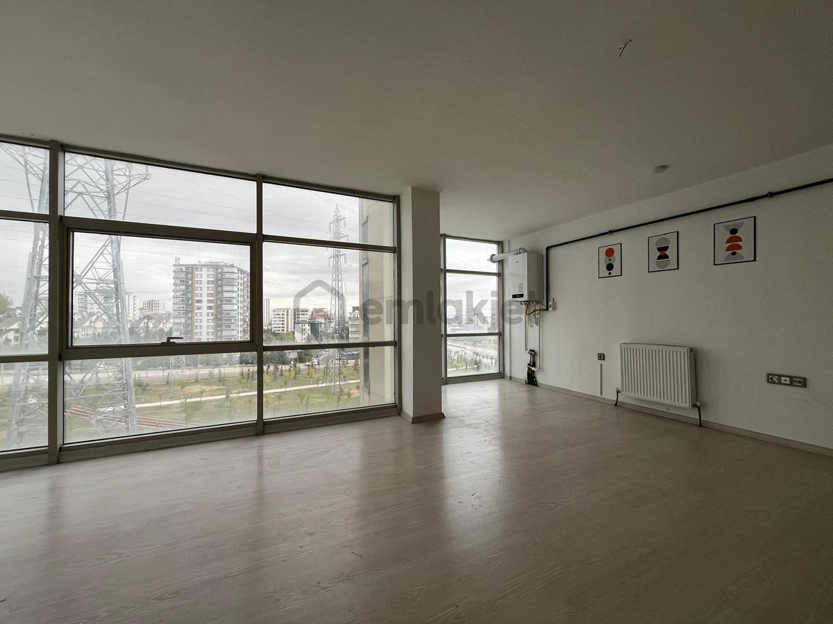Bağlıca Bulvarı Üzerinde Tamamı Ticari Binada Kiralık 1+0 Ofis - 14