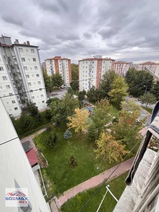 Tramvaya Yürüme Mesafesinde Acil Satılık - 26