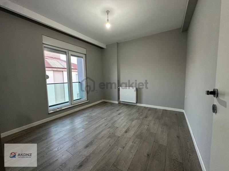 Yeni Binada Doğalgazlı Cam Balkonlu Güney Cephe Daire - 18