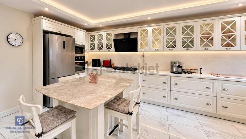 Karşıyaka Girne Bulvarı 4+1 Full Tadilatlı Satılık Daire - 7