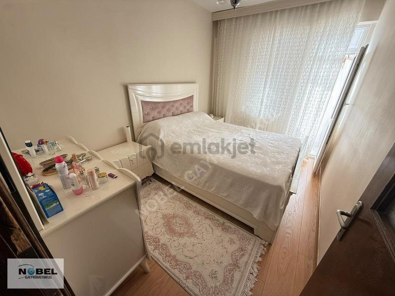 Üsküdar Ahmediye'de Cadde Üzerinde Kiralık Ara Kat 3+1 Balkonlu - 4