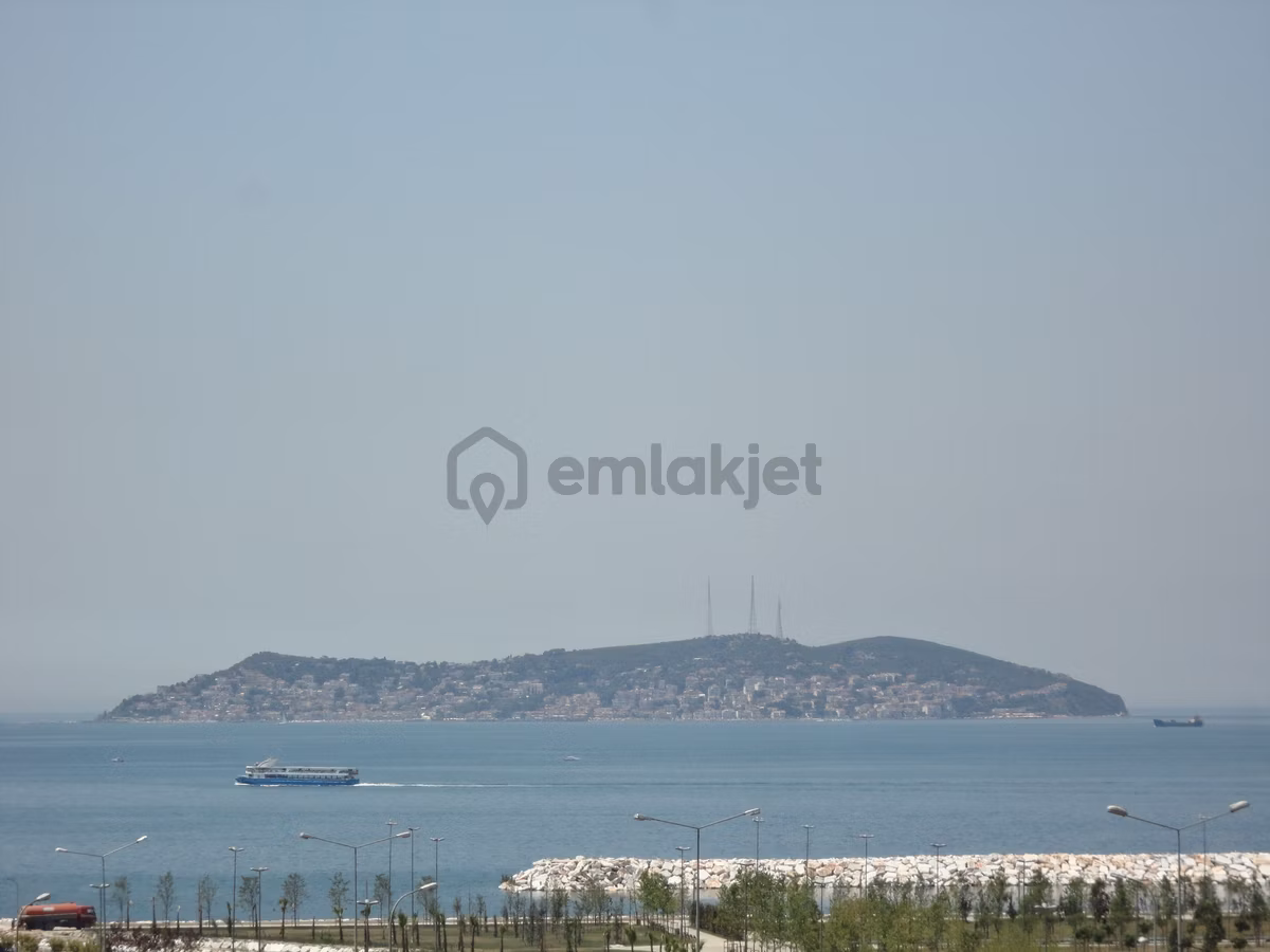 Adatepe Sahilde Deniz Adalar Manzaralı 3+1 Kiralık Daire