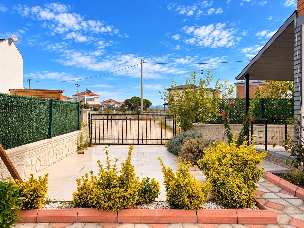 Umas Solutıondan Geniş Bahçeli - Verandalı & Saunalı - 2+1 Villa - 6