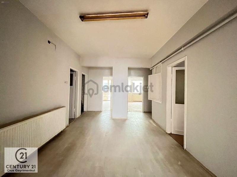 C21 Cius; Merkezi Konumda Ara Kat Geniş 3+1 Daire - 4