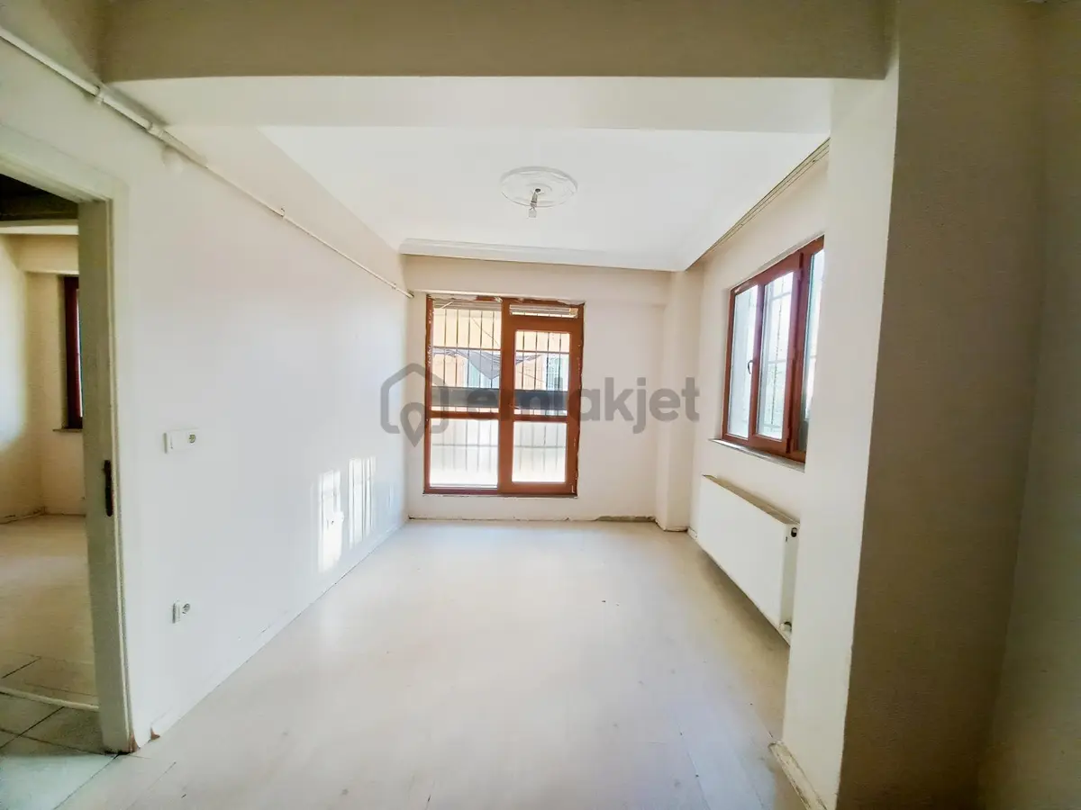 Şeref Emlak Yenidoğan Kiralık Daire 21,000 Tl