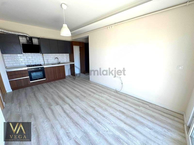 Villalar Bölgesi 2+1 Site İçerisinde Satılık Daire - 2