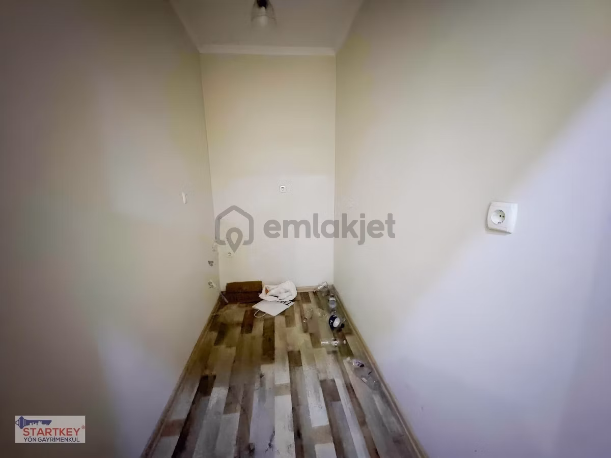 Startkey Yön Den Satılık Çok Geniş 1+1 - 18