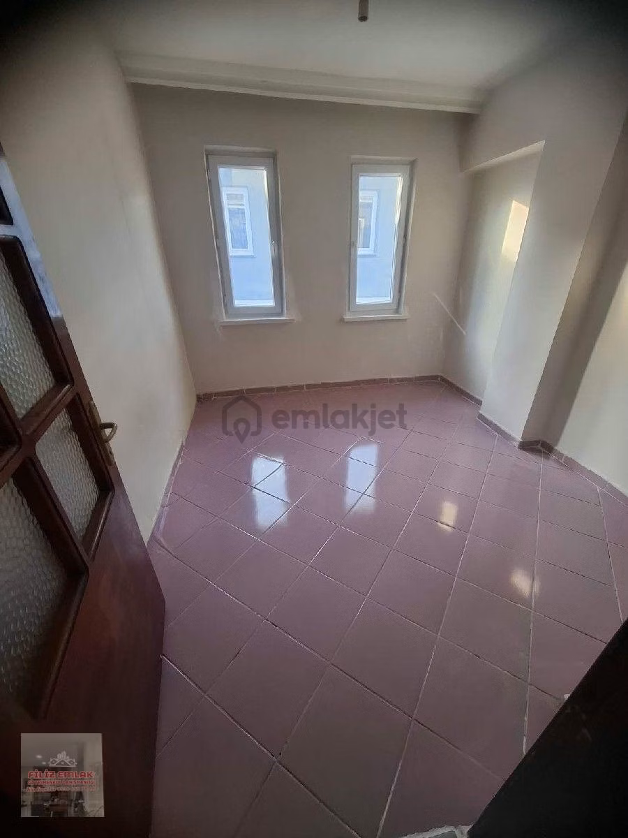 Gazi Mah. Şimşek Sitesi 3+1 Kiralık - 10