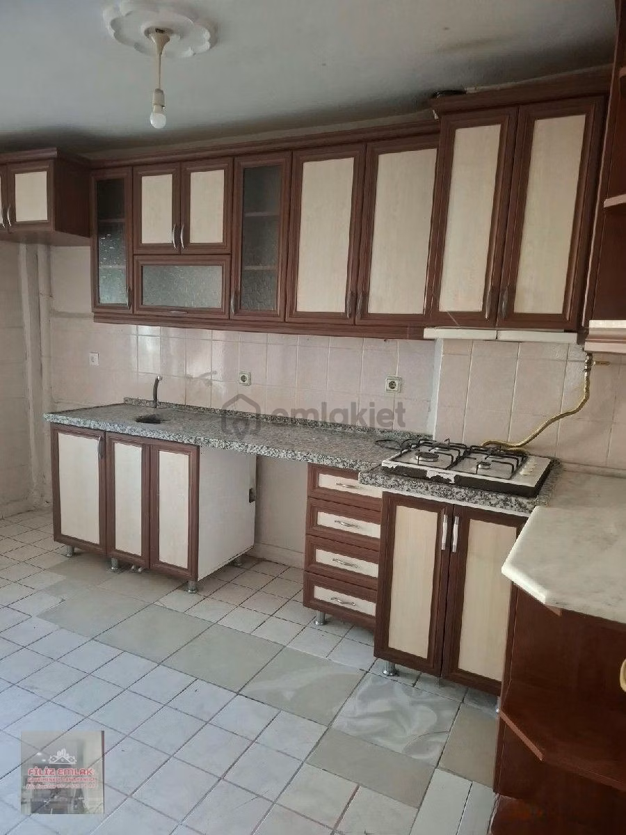 Gazi Mah. Şimşek Sitesi 3+1 Kiralık - 18