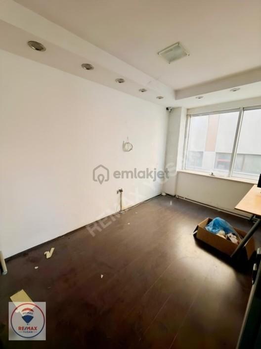 Remax Yusan'dan 5000 M2 Arnavutköy'de Fabrika - 15